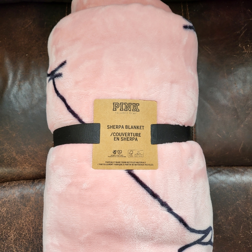 NWT Sherpa blanket